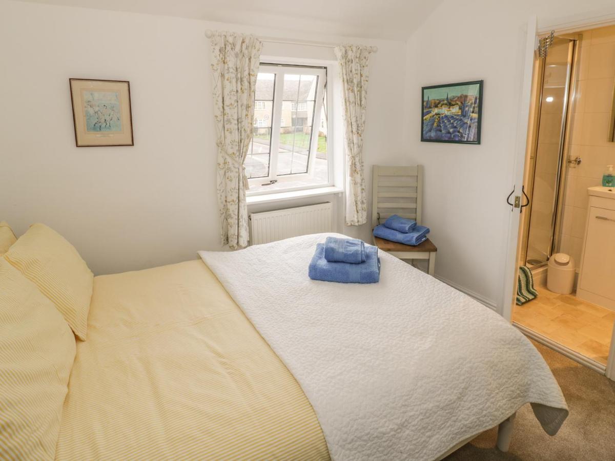 April Cottage ブロードウェイ エクステリア 写真